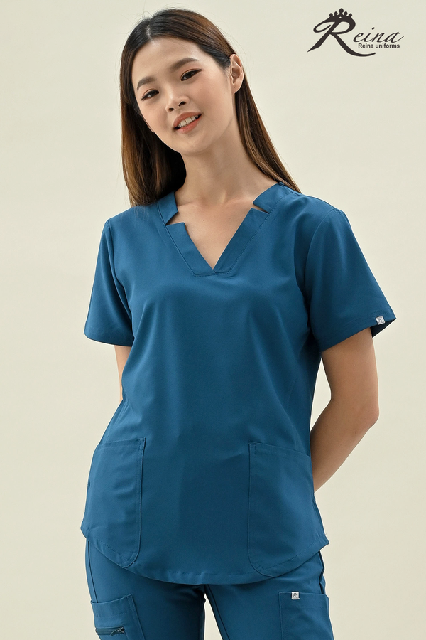 17685 - NOTCHED COLLAR V-NECK STRETCH TOP WITH 2 POCKETS